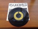 RAMONES. The Blitzkrieg Bop .7