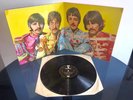 THE BEATLES Sgt Peppers UK PCS 7027 NEAR MINT 1976 VINYL LP RECORD STUNNING