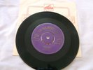 ELVIS PRESLEY  HOUND DOG - DON`T BE CRUEL  1956 HMV GOLD  VG+