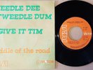 Very Rare MIDDLE OF THE ROAD Made in MADAGASCAR Tweedle Dee RCA Victor ?– 42.247