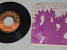 The CRAMPS HUMAN FLY / DOMINO Record 45 RPM 668A 668B Free Shipping