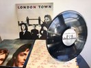WINGS - LONDON TOWN Beatles 1st UK 1978 PRESS + POSTER *N-MINT* VINYL LP SUPERB