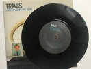 TRAVIS - WALKING IN THE SUN * 7 INCH VINYL * FREE P&P UK *INDEPENDIENTE ISOM 88S