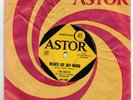 WAKE UP MY MIND / THE UGLY'S UK FOLK GARAGE RARE OZ PRESS ASTOR 1965