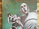 QUEEN - NEWS OF THE WORLD 12