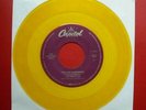 The Beatles  * YELLOW SUBMARINE  * GOLD VINYL JUKE BOX ONLY 45 NM  RINGO STARR