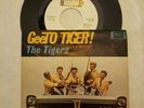 45 PROMO WHITE w/ Picture Sleeve: THE TIGERS / GeeTO TIGER / PROWL COLPIX CP 773