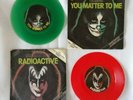 KISS Gene Simmons Radioactive Red Vinyl Peter Criss Green 7