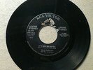 ELVIS PRESLEY ITS NOW OR NEVER  RCA LIVING STEREO 45 / 61-7777