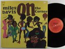 MILES DAVIS On The Corner COLUMBIA LP VG++ gatefold