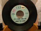 Country - Loretta Lynn ZERO 107 I'm a honky tonk girl / Whispering sea ?