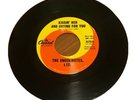 The Checkmates LTD. - Kissin' Her And Crying For You / I Can Hear The Rain (7