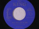 DE VONS: Someone To Treat Me (the Way You Use To) / Never Find A Love Like Min