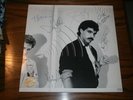 HALL & OATES VINYL LP VOICES PROMO AUTOGRAPHED BY BAND WITH PHOTO OF SIGNING