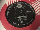 ELVIS PRESLEY : IT'S NOW OR NEVER / A MESS OF BLUES.  South Africa.78.rpm (1960)
