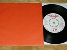 THE STRANGLERS - PEASANT IN THE BIG SHITTY - CHOOSEY SUSIE - EXCELLENT - 1977