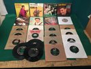 Elvis Presley. (24) 45rpm Records, EPs, Imports, Promo and Rarities in Carry Box