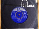 THE LITTLE DARLINGS - LITTLE BIT O SOUL / EASY TO CRY. FONTANA 1965