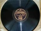 EDITH PIAF : LA VIE EN ROSE / UN REFRAIN COURAIT DAN LA RUE.  UK.78.rpm (1947)