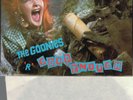 Portrait record & sleeve Cyndi Lauper The Goonies 'R' Good Enough   mint minus