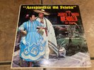 Juanita y Maria Mendoza con Guitarras