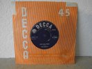 THE ADDICTS - HERE SHE COMES UK 7