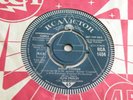 ELVIS PRESLEY 'KISSIN' COUSINS / IT HURTS ME' DEMO 45 UK RCA VICTOR 1964 PROMO