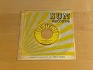 JOHNNY CASH Straight A's In Love / I Love You Because SUN 334 NM