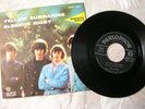 BEATLES Yellow Submarine / Eleanor Rigby 1966 Italy pressing w/picture sleeve