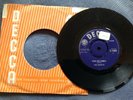 THE ADDICTS - HERE SHE COMES rare UK 1964 / GARAGE BEAT / UNPLAYED - MINT-