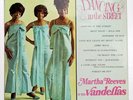 Martha Reeves & The Vandellas - Dancing in the Street - 1969 UK STML 11099