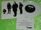 THE STRANGLERS : Walk on by - 1978 UK 7