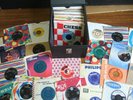 COLLECTION OF 80 x 50/60s SINGLES/EPs IN CARRY CASE - CRYSTALS, BEATLES, KINKS,