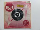 ELVIS PRESLEY 1958 UK  PRESSING  BLUE SUEDE SHOES   HOUND DOG
