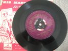 ELVIS PRESLEY HMV VYNIL 45 RPM `I FORGOT TO REMEMBER TO FORGET`