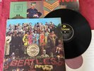 THE BEATLES - SGT PEPPERS - First Edition UK MONO LP IN GATEFOLD WITH INSERT