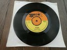 THE KINGSTONIANS - SUFFERER / KISS A FINGER - VG++ / VG