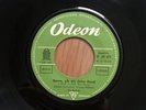 THE BEATLES: Komm, Gib Mir Deine Hand/Sie Liebt Dich 1964 Odeon German 45  VG+