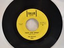 THE BEATLES  Twist And Shout   Theres A Place  Vinyl 45rpm 1964 Tollie 9001 Rare