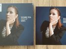 SUZANNE VEGA - Close Up Series - 4-Vinyl-LP-Box-Set Colored SIGNED PRINT - NEU