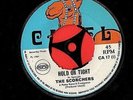 1969 The Scorchers / The Royals  - Hold on tight   .. BOSS REGGAE  7