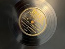 78 RPM RECORD DECCA 23281 BING CROSBY AND THE ANDREWS SISTERS. JINGLE BELLS