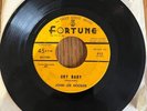 JOHN LEE HOOKER Fortune Label, Single 45 RPM, Cry Baby & Love You Baby + 4 MORE