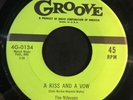 THE NIGHTCAPS Kiss And A Vow / Be My Girl GROOVE RARE DOO WOP R&B 45 ORIGINAL 