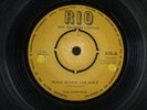 THE UPSETTERS   -  WALK DOWN THE AISLE    (SKA)  45