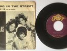 Martha and The Vandellas Dancing In The Street 45 + Pic Sleeve 1964 Gordy 7033
