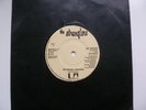 THE STRANGLERS.NO MORE HEROES. RARE OFF-WHITE SOLID CENTRE 7''PUNK SINGLE RECORD