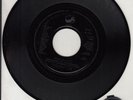 THE BEATLES  Free as a Bird & Christmas time (Is here again) 45 7