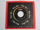 Beatles BEATTLES Please Please Me ASK ME WHY VeeJay #498 SPIZER 498.01 Hear