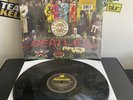 THE BEATLES Sgt Pepper’s Lonely Hearts Club VG+ VINYL W/HYPE STICKER